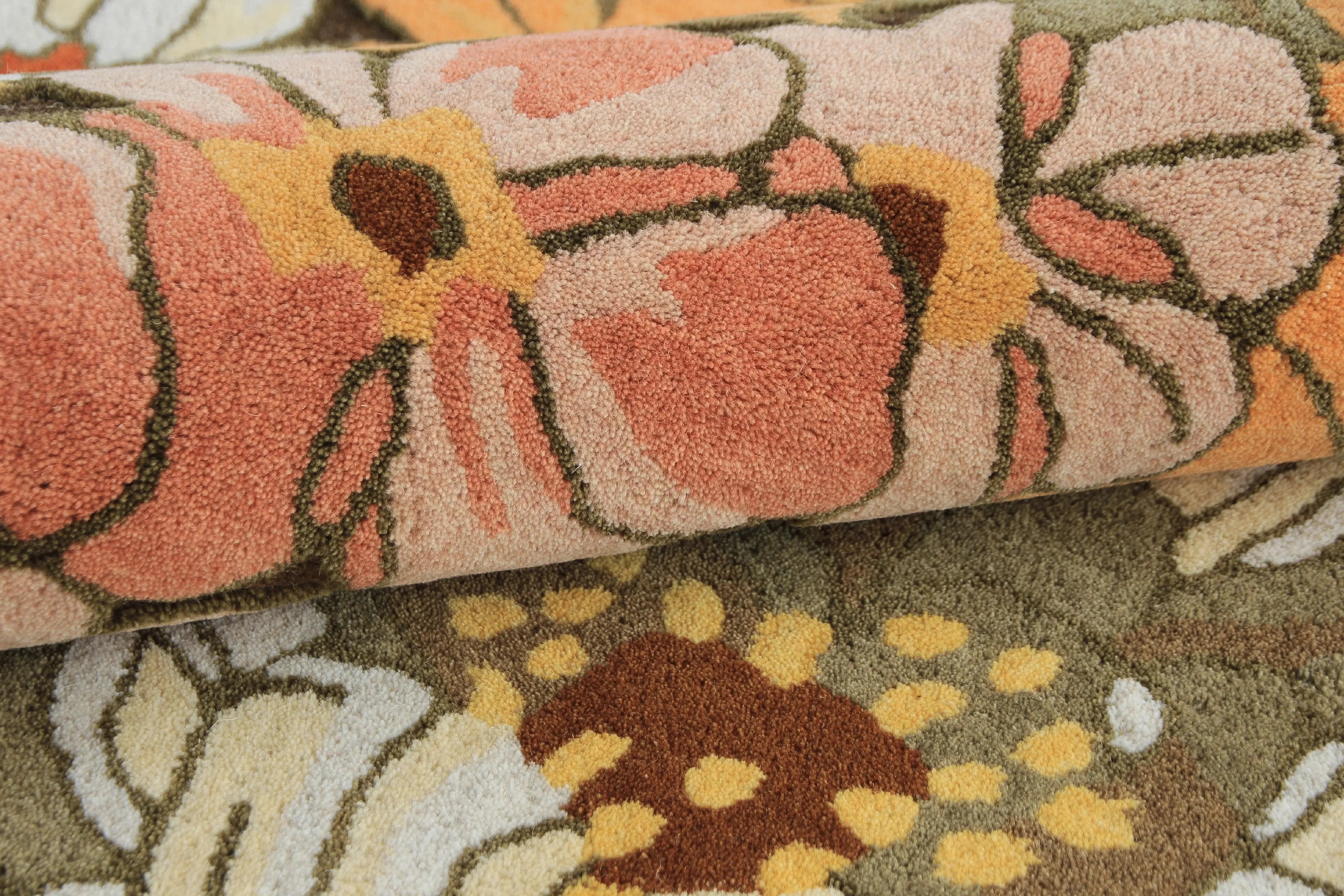 Bloomfield Hand-Tufted Floral Rug