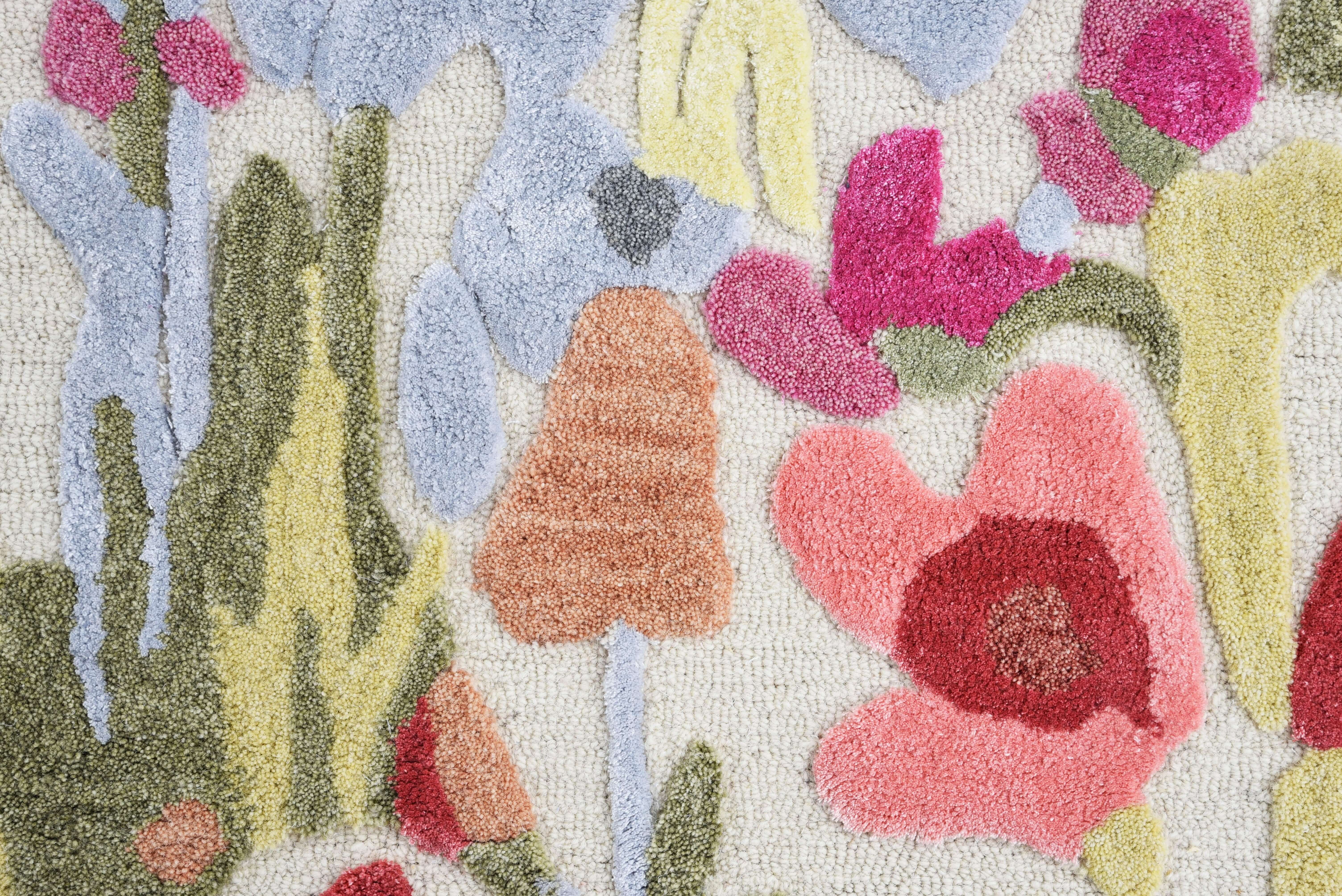 Azraah Floral Area Rug