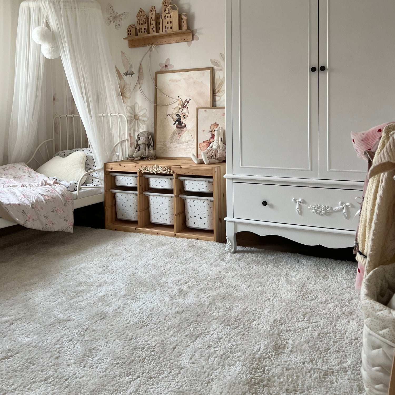 Premium Cream Shaggy Rug