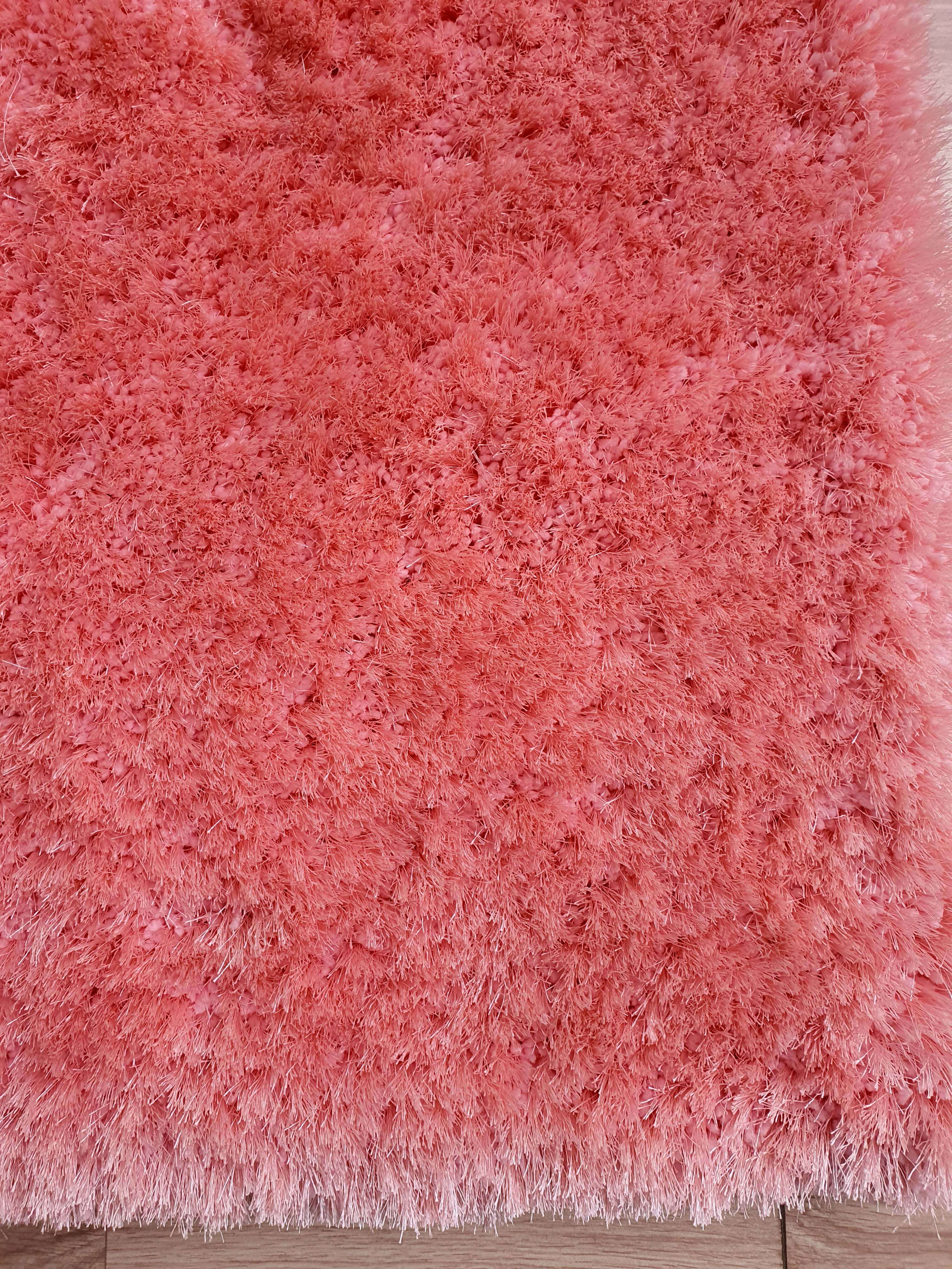 Luxurious PINK Shaggy Rugs for Home Decor