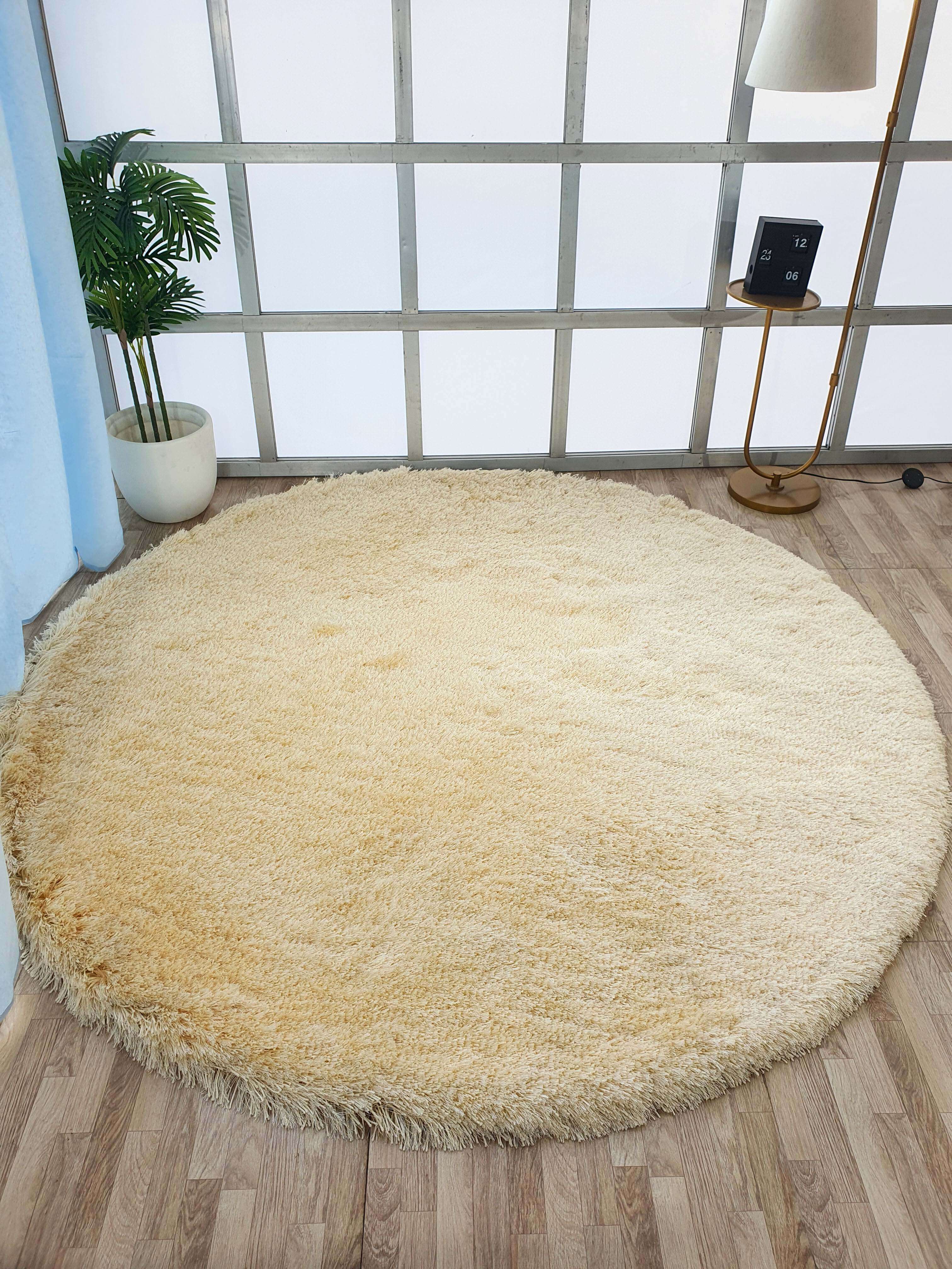 Cream Shaggy Rugs And Carpet Luxurious Round and Rectangular Shapes for Elegant Home Decor.