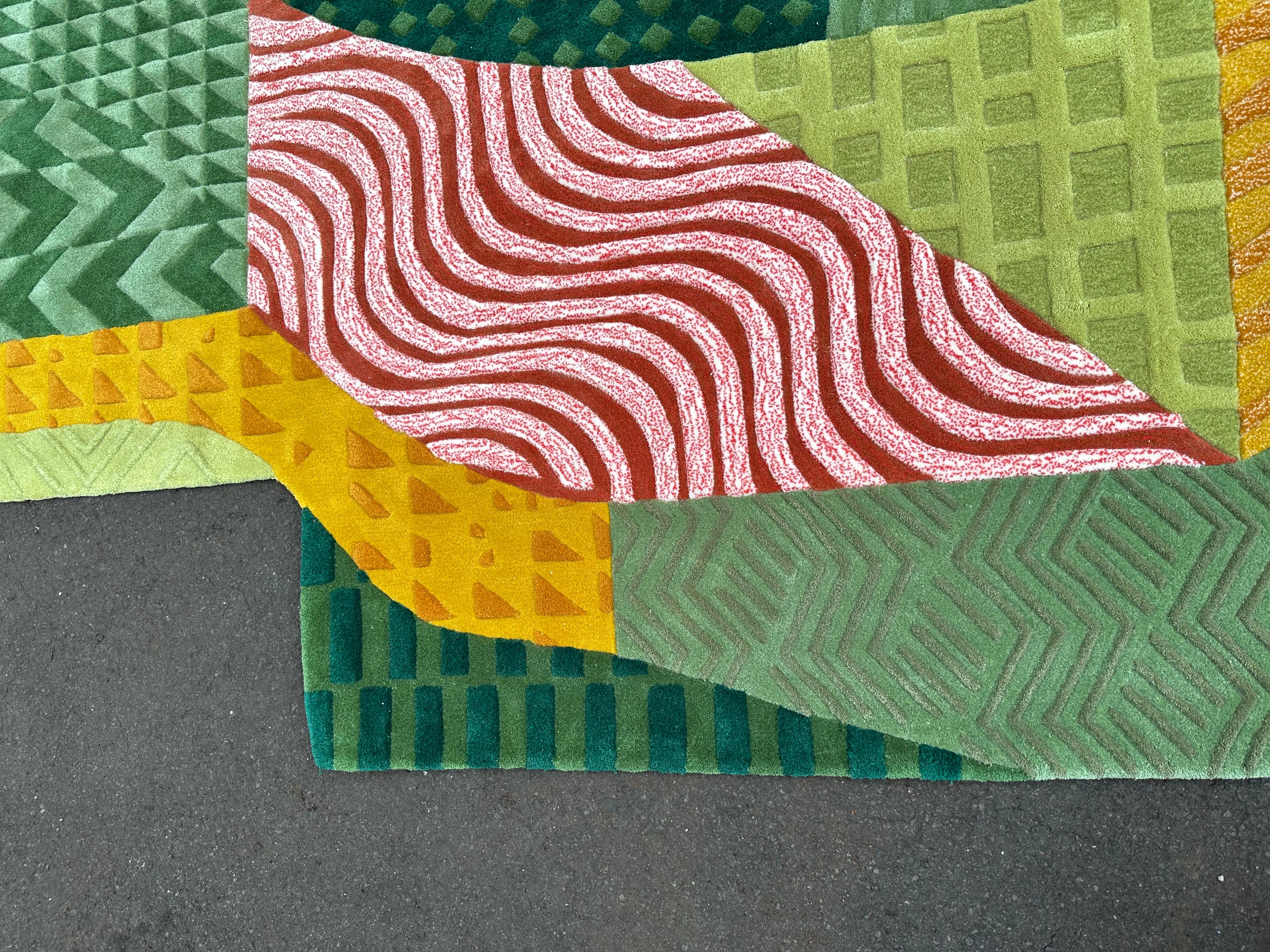 Irregular Shape Geometrical Pattern Rug