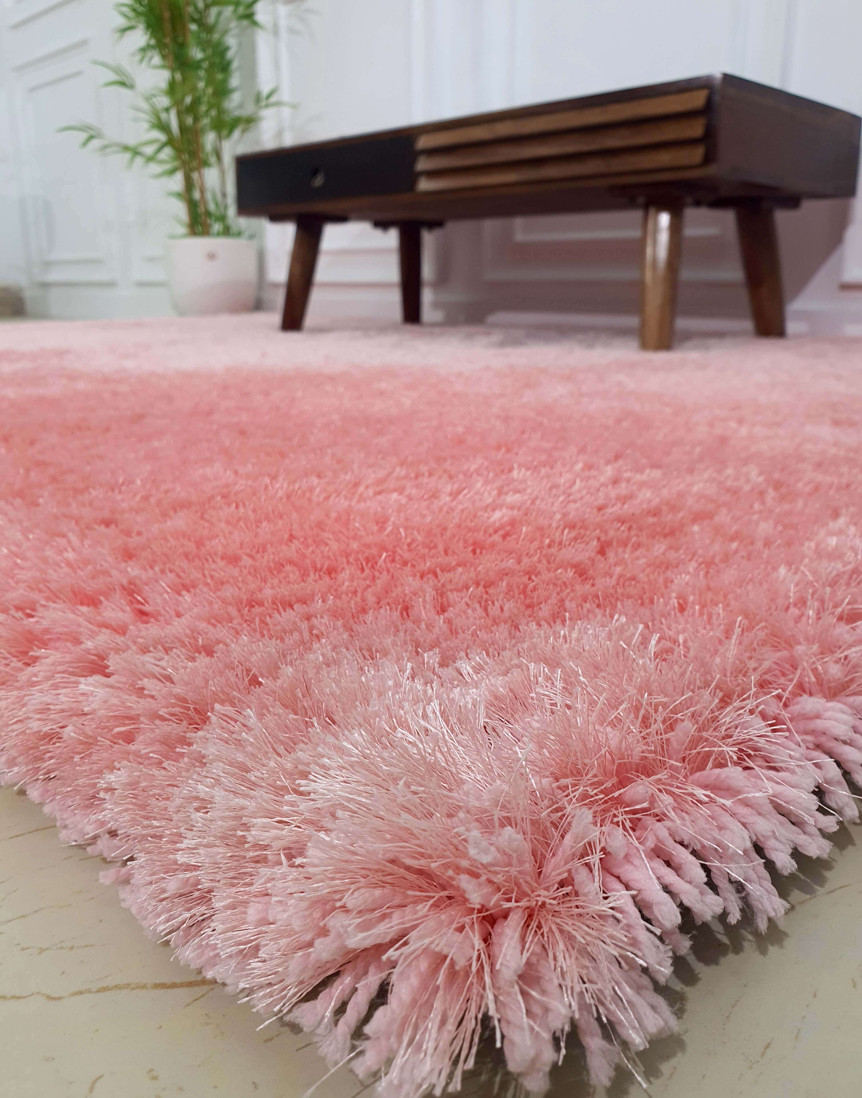 Luxurious PINK Shaggy Rugs for Home Decor