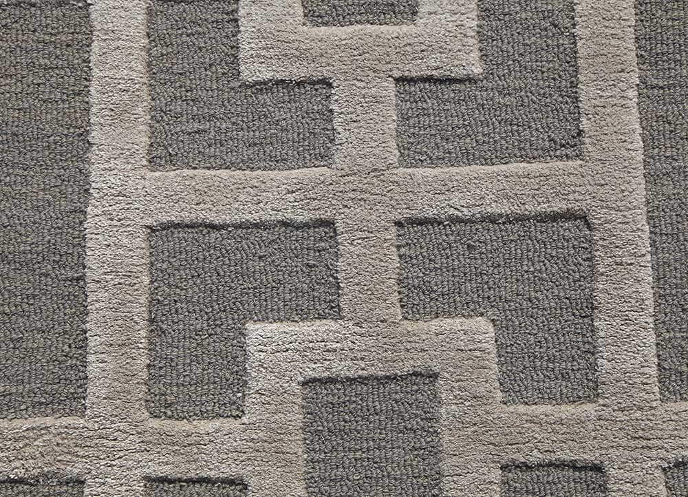 Medium Gray/Dark Ivory Hand Tufted Rugs