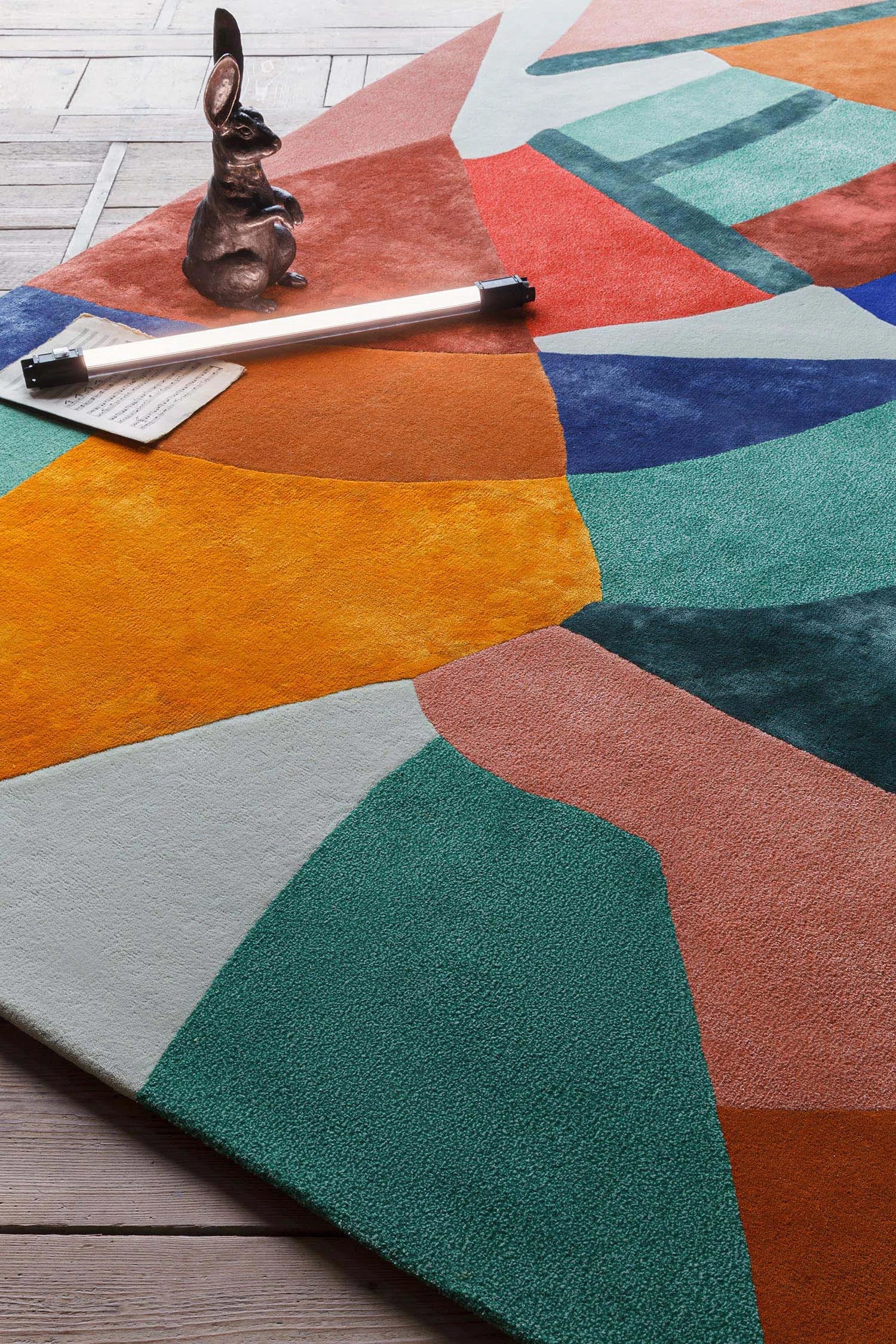 Modernist Tapestry Hand-Tufted Rug