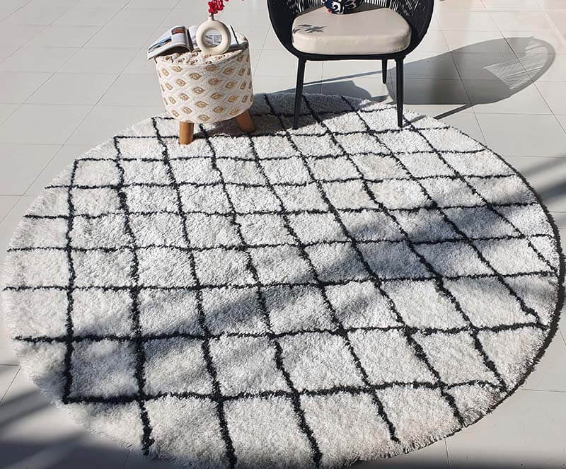 Shaggy Rugs Round and Rectangular for Home Decor.