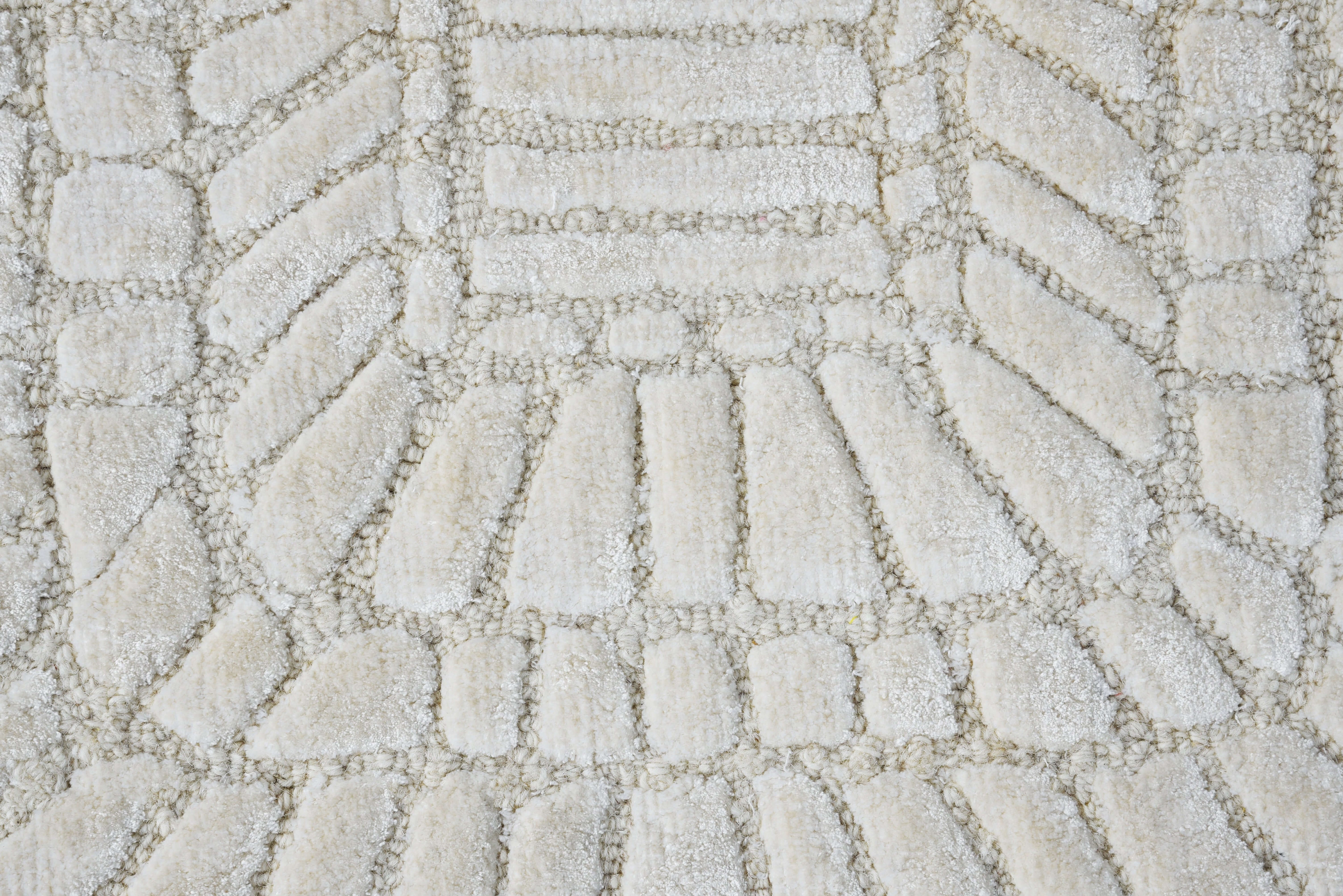 Luxurious White Hand Loom Rugs | Modern Elegance