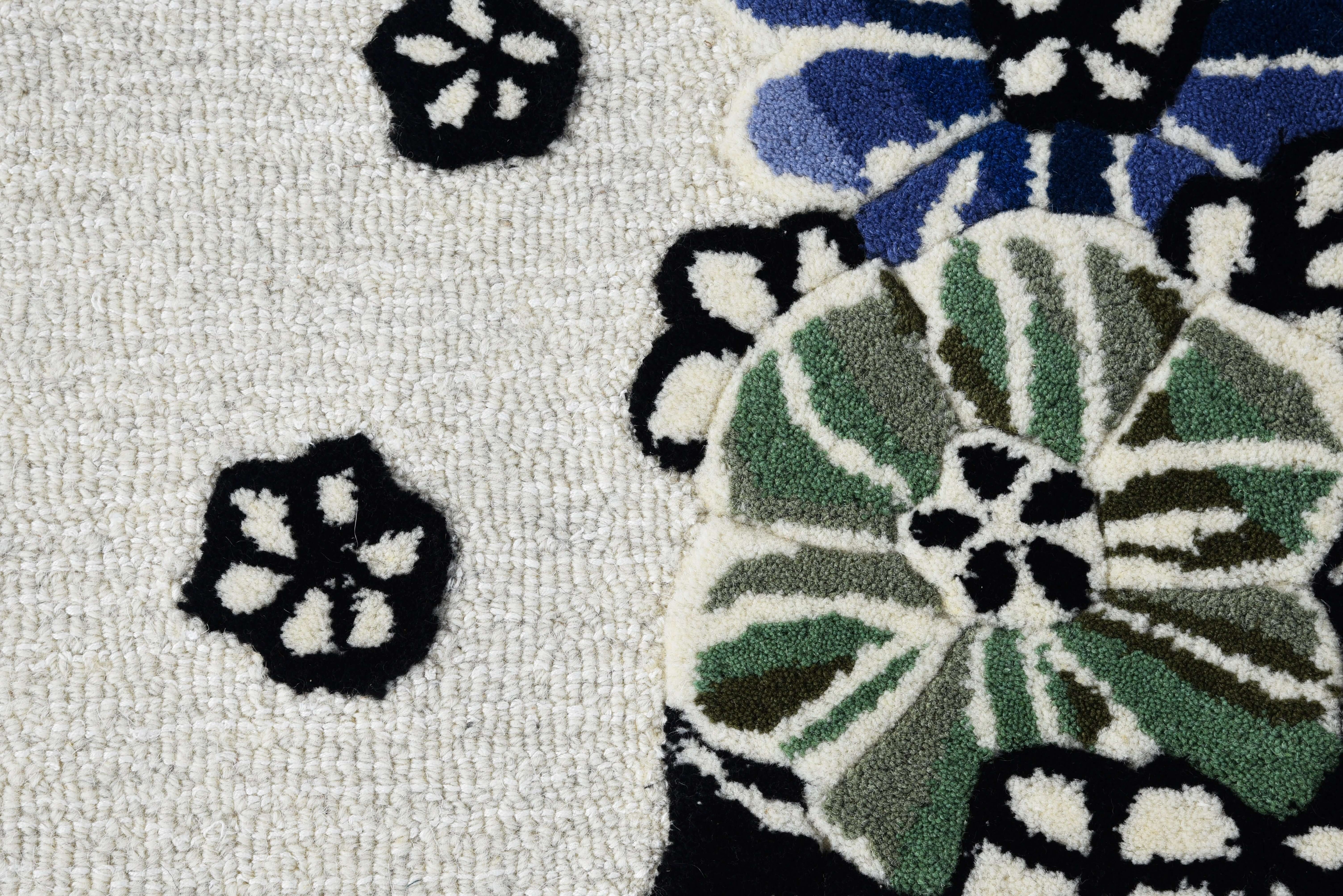 Elegant Floral Border Rugs - Enhance Your Home Aesthetics