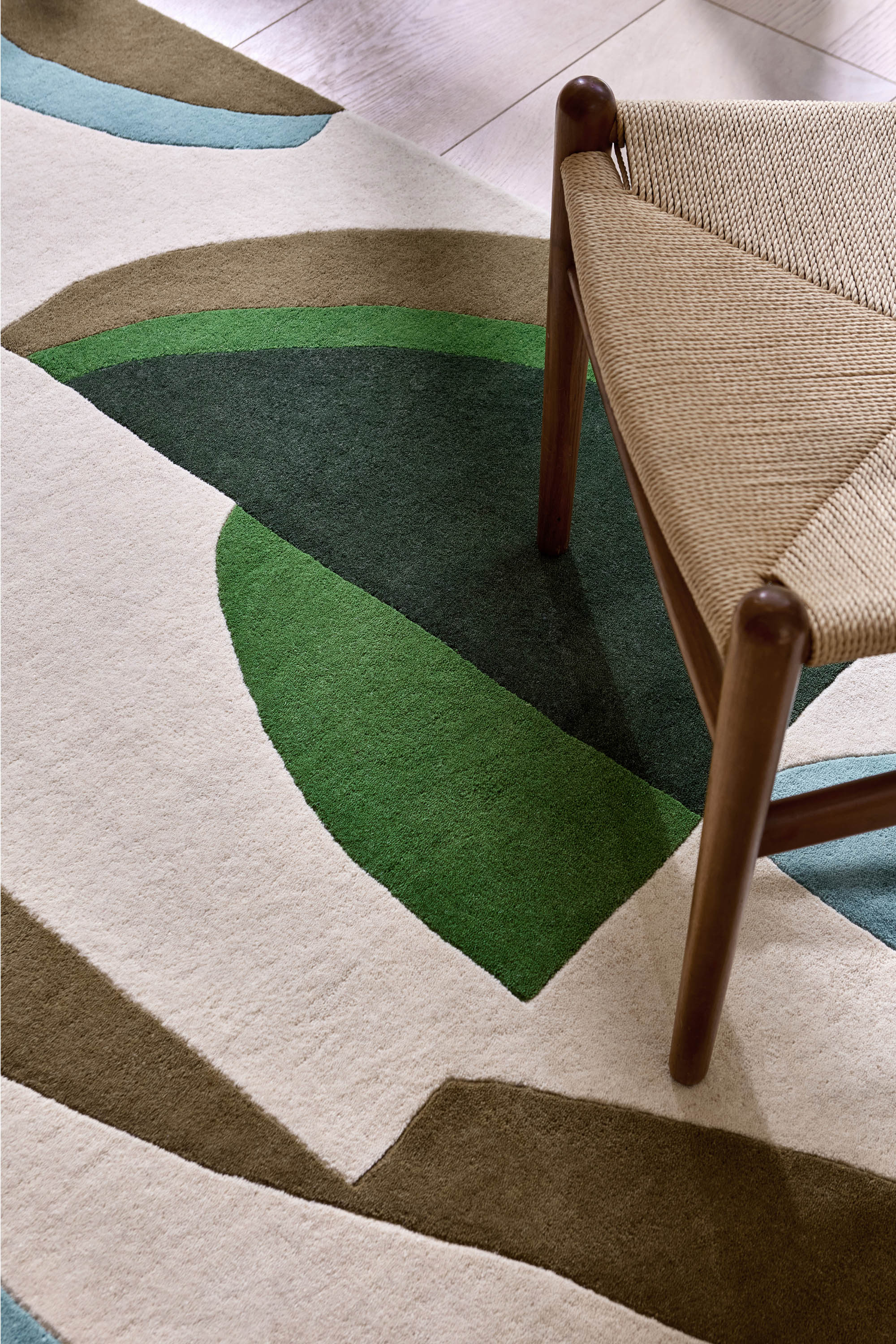 Organic Harmony Hand-Tufted Rug: A Celebration of Artistic Design