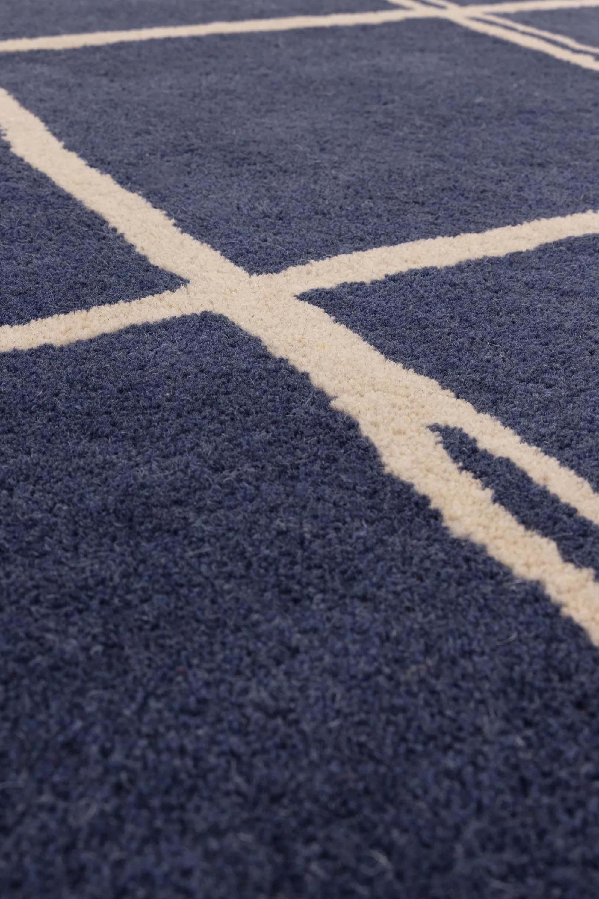 Nordic Blue Hand-Tufted Rug: Minimalist Elegance