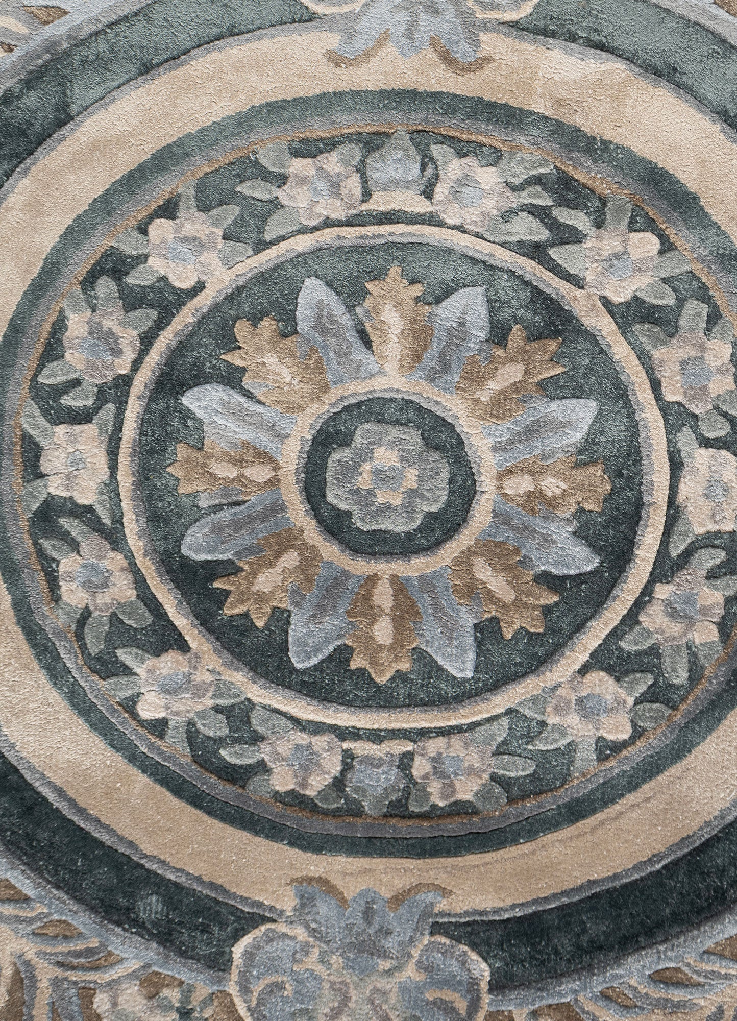 Regal Medallion Wool Rug