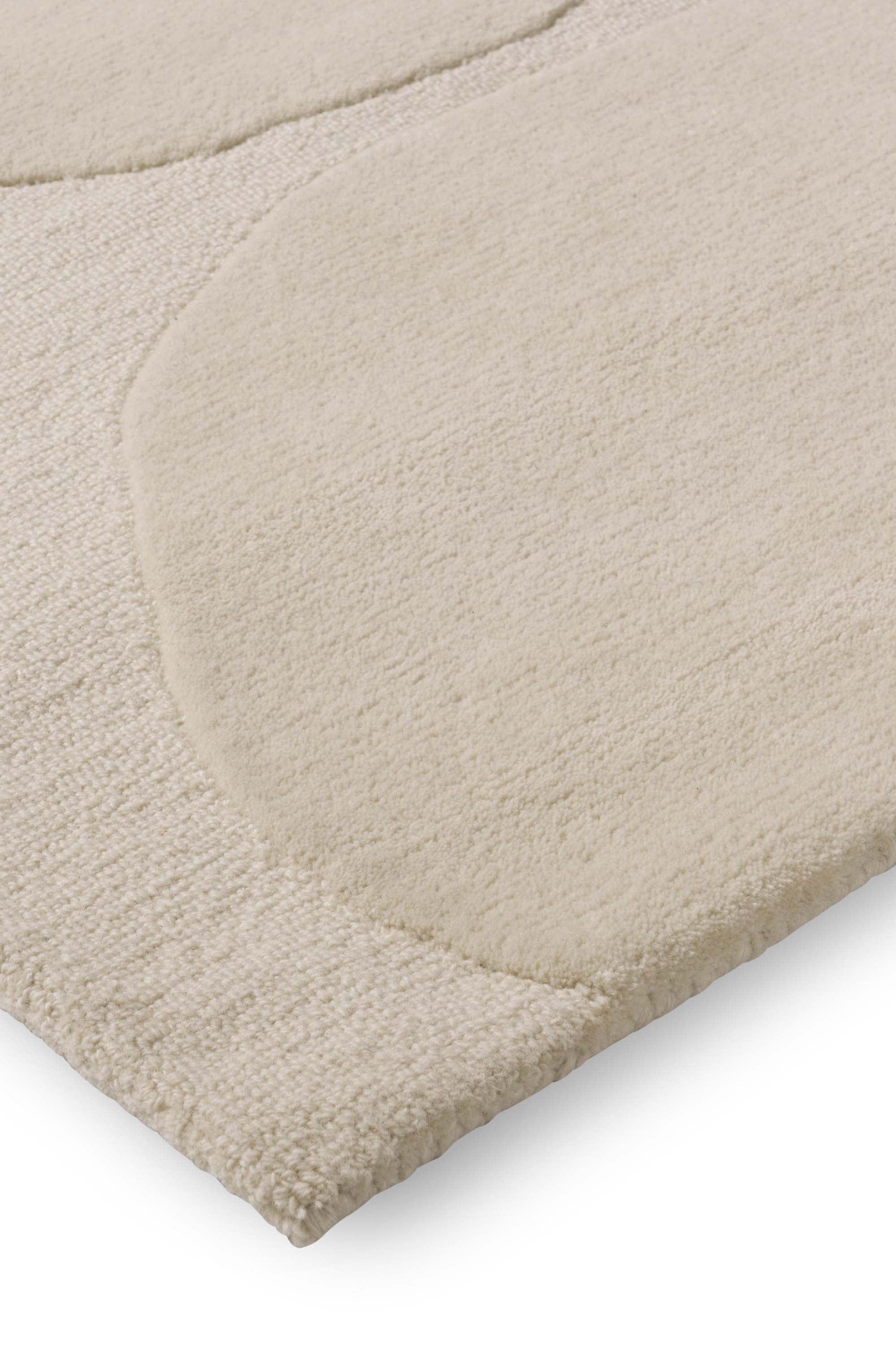 Stonehaven Hand-Tufted Rug: Geometric Elegance in Wool