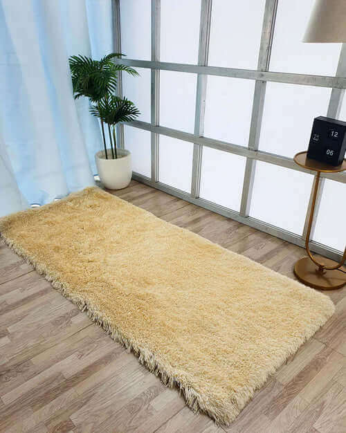 Cream Shaggy Rugs And Carpet Luxurious Round and Rectangular Shapes for Elegant Home Decor.