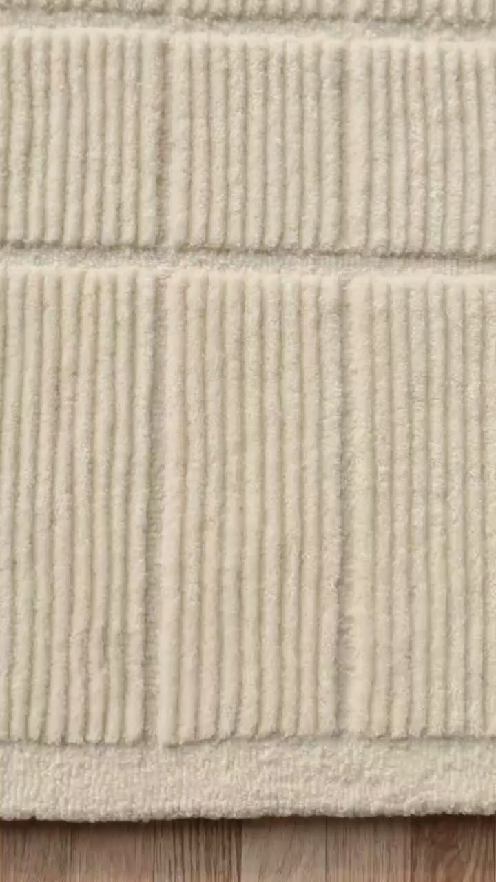 Geller Hand-Tufted Wool Rug